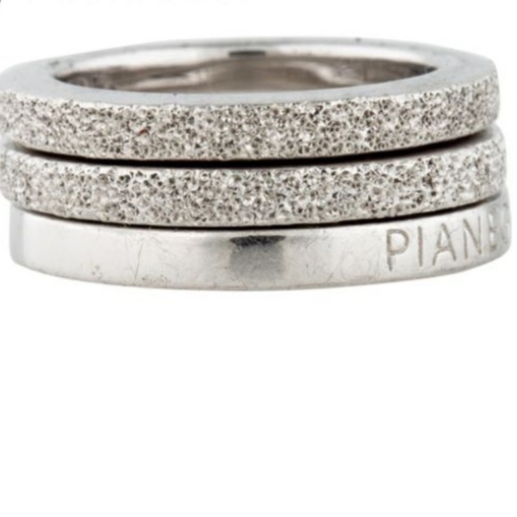 Silver Ring - Picture 1 of 1